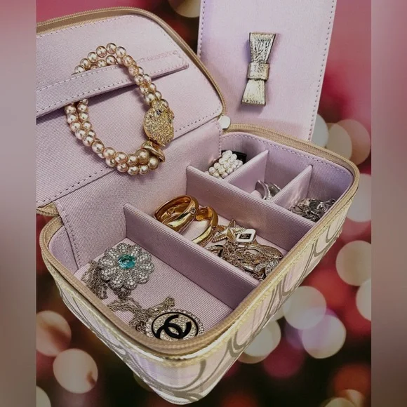 Coach Jewelry Box Zip Around/Divided Sections EUC Lavender&tan plaid w/kissingCs - Picture 10 of 10